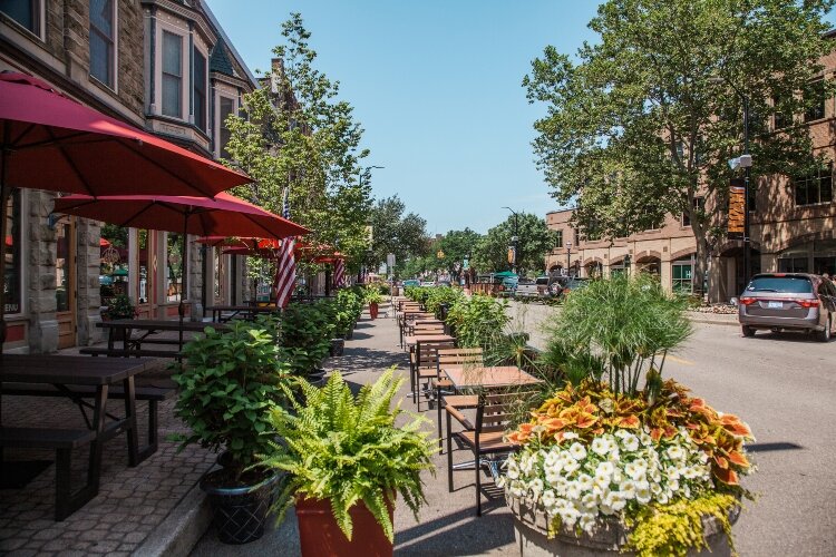 Downtown Holland retailers and restaurants have the opportunity to use the sidewalk and parking spaces adjacent to their business to do additional retail sales outdoors or to set up additional tables for outdoor dining.