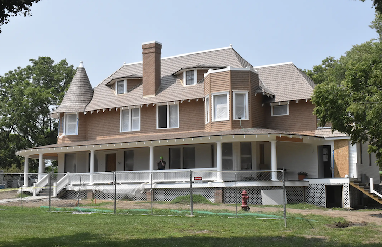 The Ohio Department of Natural Resources is renovating the historic Lonz Mansion at Middle Bass Island. 