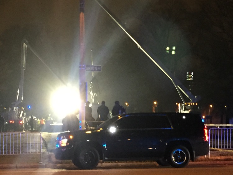 Mounted police guard the Nathan Bedford Forrest statue on December 22 ahead of its removal. (Dylan Sandifer)