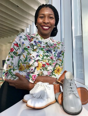 Yolandra Rodgers runs an e-commerce company out of her home in South Memphis. (Lesley Young)