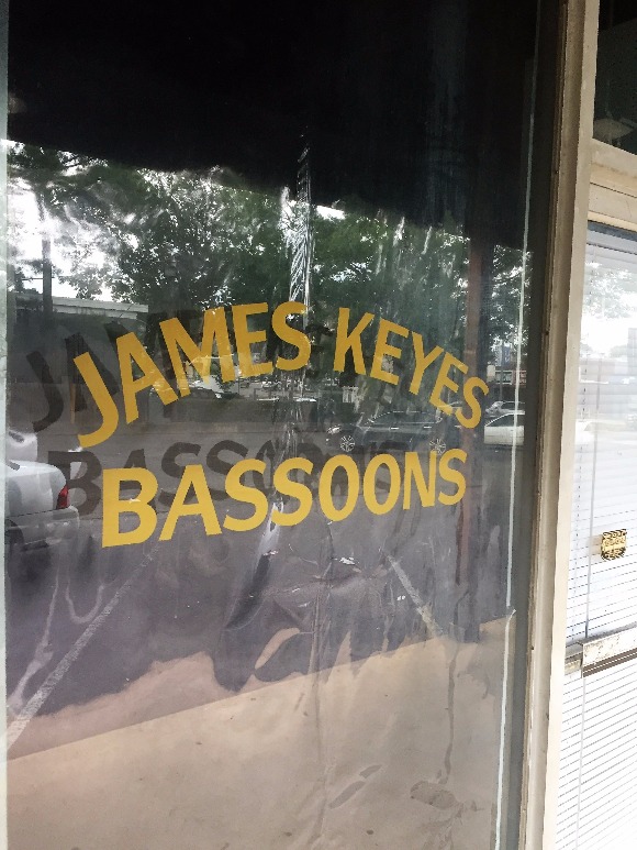 A professional bassoonist-turned-repairman made his home on this University of Memphis-area corner. 