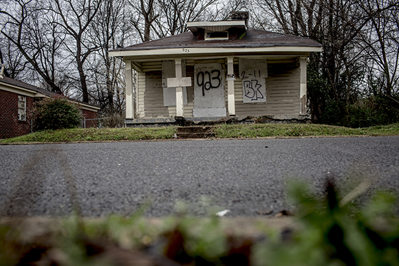 Tom Lee's home on Mansfield Street. Tom Lee was an African-American river worker, who saved the lives of 32 passengers of the sinking steamboat M.E. Norman in 1925. The Army Corps of Engineers gave him this house as a gift to his bravery.
