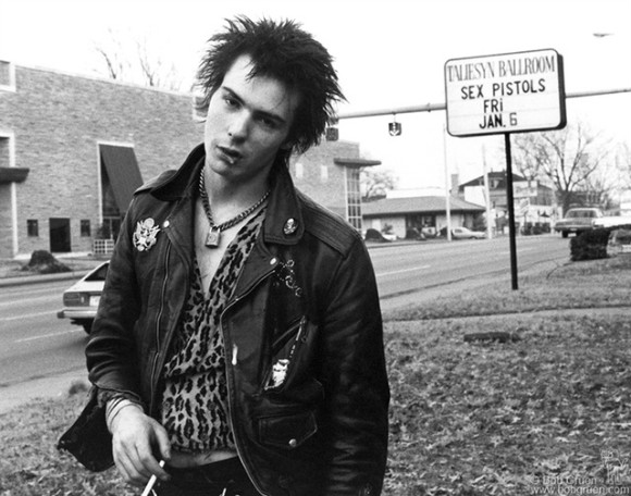 Sid Vicious in front of the Taliesyn Ballroom during The Sex Pistol's Memphis appearance. (Bob Gruen)