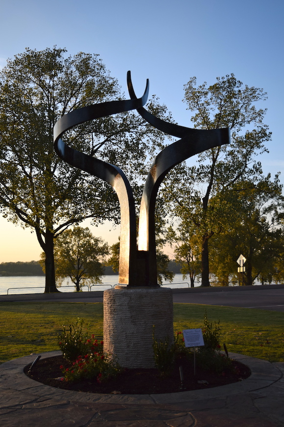 To celebrate its 25th anniversary, the Harbor Town Community Association has planned a series of events, including a crawfish boil, a dog show, the burying of a time capsule, and the dedication of a commemorative sculpture.