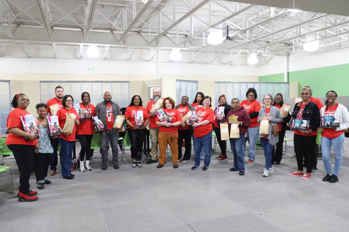A team of volunteers from Memphis Public Libraries.