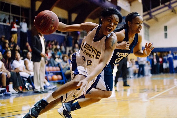 LeMoyne-Owen College's women's basketball team plays at homecoming, 2016. (Ziggy Mack)