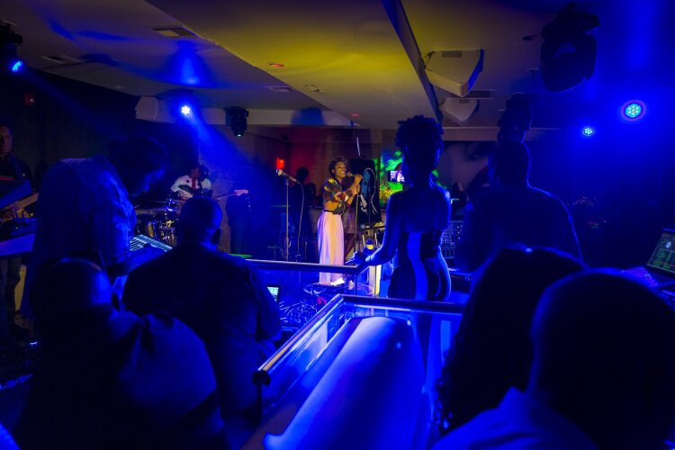 Musician Jabria Randle sings to the crowd inside In Love Memphis nightclub and lounge. (Ziggy Mack) 