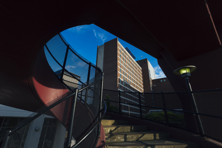 The pedestrian bridge entrance to Methodist University Hospital overlooks Union Avenue near the western edge of Madison Heights. (Ziggy Mack) 