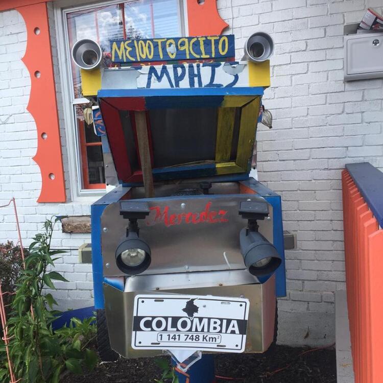 Decorations outside of Arepas Deliciosas celebrate its Colombian heritage and Memphis home (High Ground) 