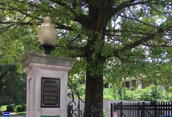 The north entrance to Central Gardens on Belvedere Boulevard.