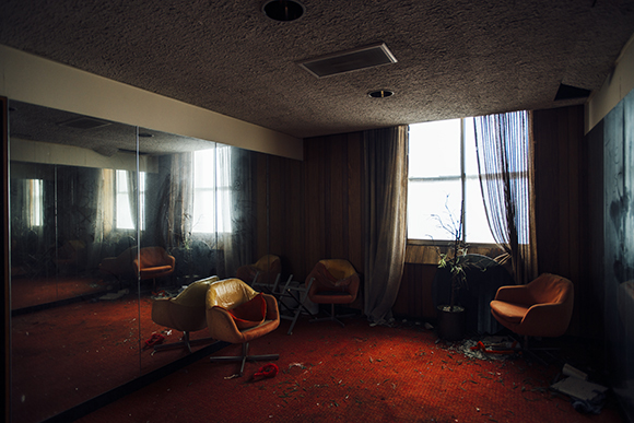 The women's restroom lounge on the 36th floor of the former U.P. Bank building at 100 N. Main Street. (Houston Cofield)