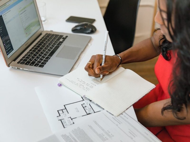 The 901 Entrepreneurs Fellowship program has awarded a $65,000 stipend to three underrepresented Memphis entrepreneurs so they can grow their businesses and create more local jobs.